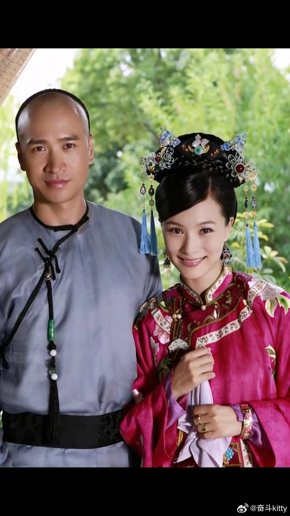 Cặp đôi "phim giả tình thật" yêu nhau từ 15 năm trước cả nước không ai hay biết, bị sếp lớn chia rẽ bằng mọi giá Cặp đôi "phim giả tình thật" yêu nhau từ 15 năm trước cả nước không ai hay biết, bị sếp lớn chia rẽ bằng mọi giá