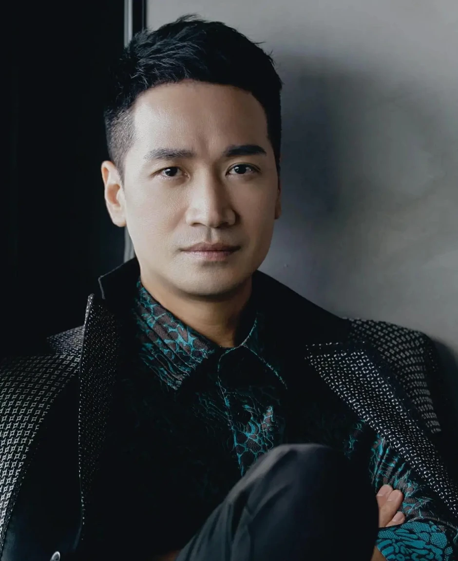 Cặp đôi "phim giả tình thật" yêu nhau từ 15 năm trước cả nước không ai hay biết, bị sếp lớn chia rẽ bằng mọi giá Cặp đôi "phim giả tình thật" yêu nhau từ 15 năm trước cả nước không ai hay biết, bị sếp lớn chia rẽ bằng mọi giá