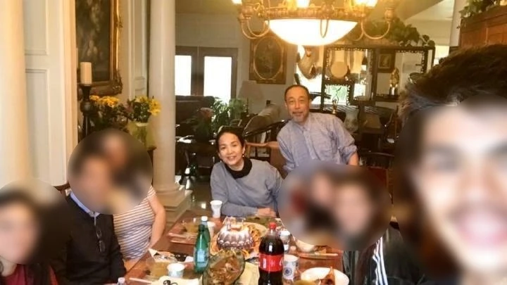 Cặp vợ chồng diễn viên lang thang nhặt rác như ăn mày: Sự thật ngỡ ngàng phía sau nguồn thu 15 tỷ mỗi năm!