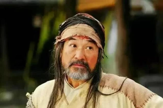 Cặp vợ chồng diễn viên lang thang nhặt rác như ăn mày: Sự thật ngỡ ngàng phía sau nguồn thu 15 tỷ mỗi năm!