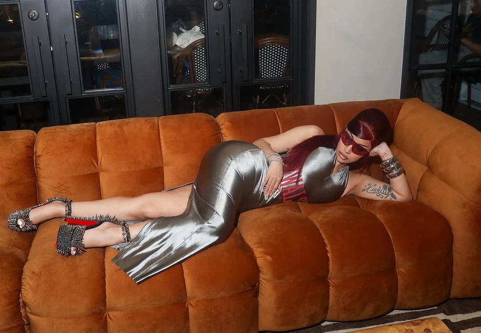 Cardi B gây sốc với nghi vấn phẫu thuật vòng 3 và loạt ảnh gây chú ý