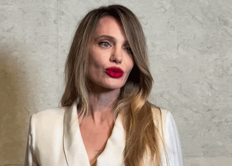 Chẳng ai muốn tin đây là Angelina Jolie Chẳng ai muốn tin đây là Angelina Jolie