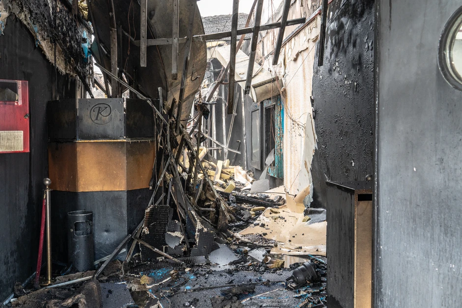 Cháy lớn như “nuốt chửng mọi thứ” tại quán bar, 750 khách tháo chạy hoảng loạn trong đêm Cháy lớn như “nuốt chửng mọi thứ” tại quán bar, 750 khách tháo chạy hoảng loạn trong đêm