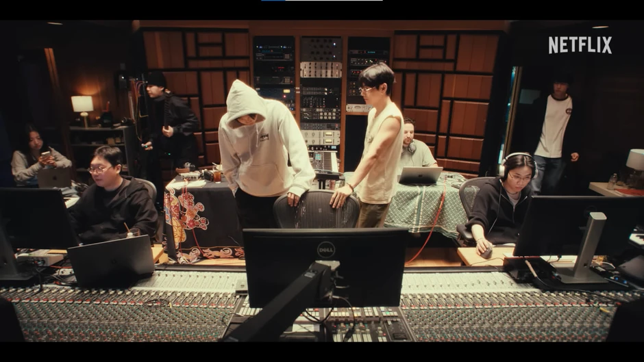 Chính BTS cũng không thích album ARIRANG: Như một món ăn thập cẩm, tự hào dân tộc đậm nét Chính BTS cũng không thích album ARIRANG: Như một món ăn thập cẩm, tự hào dân tộc đậm nét