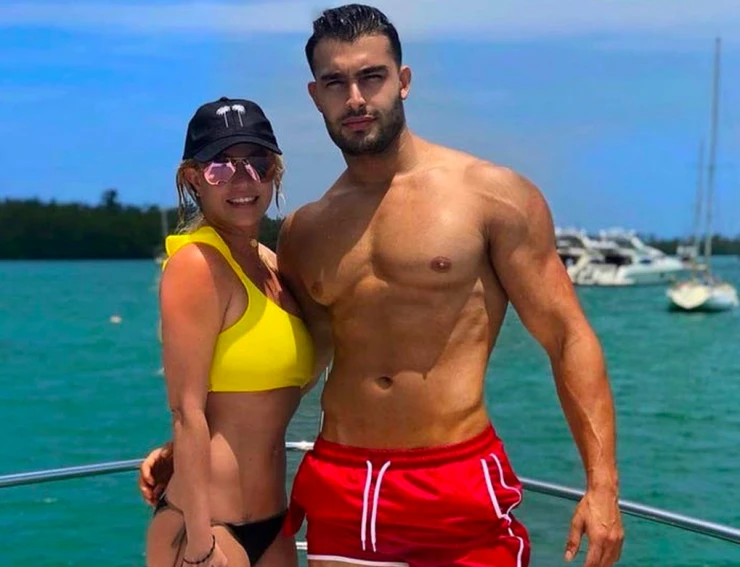 Britney Spears nhận sự bảo vệ từ chồng cũ sau vụ bắt giữ bởi cảnh sát