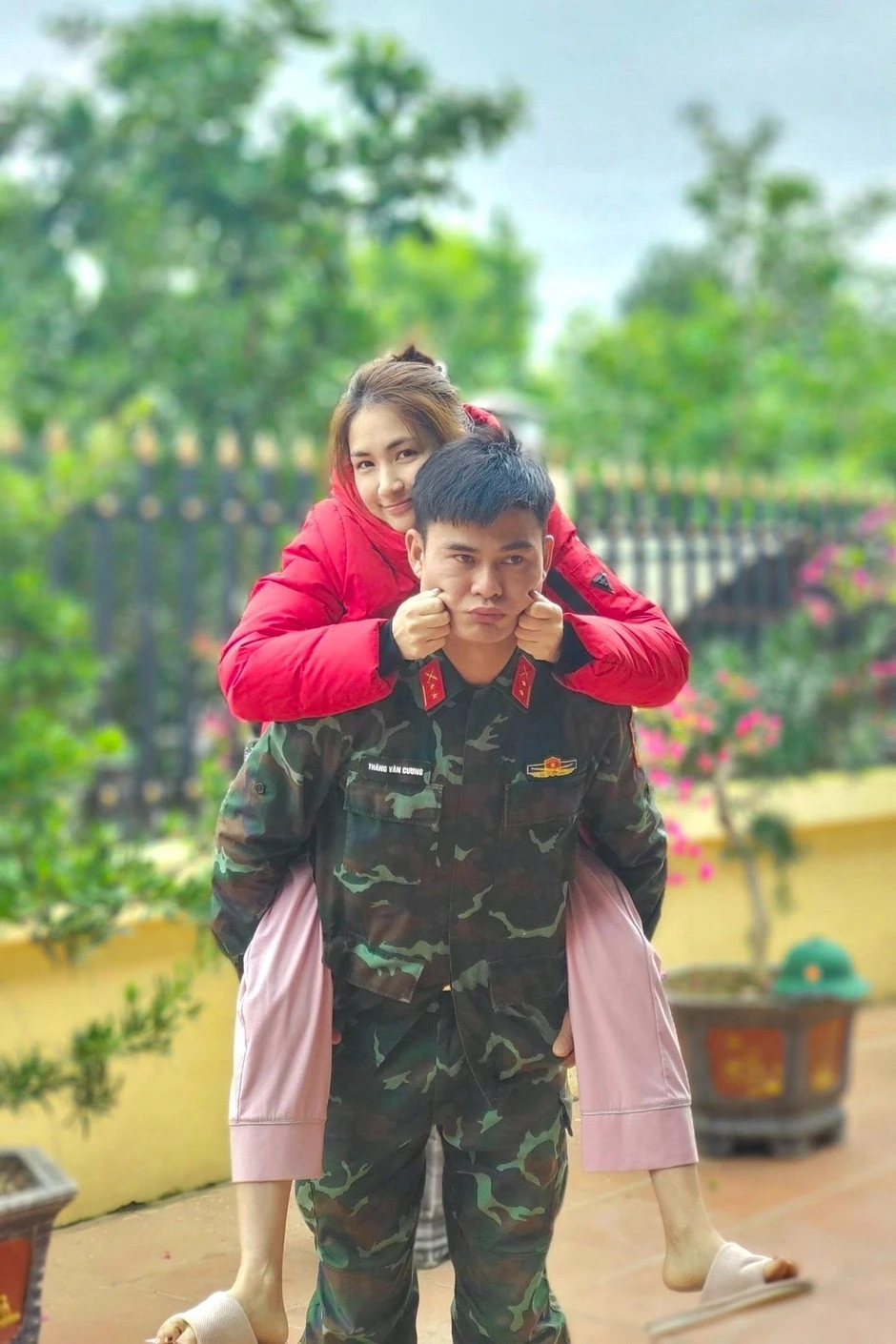 Chồng Đại uý của Hoà Minzy gặp rắc rối