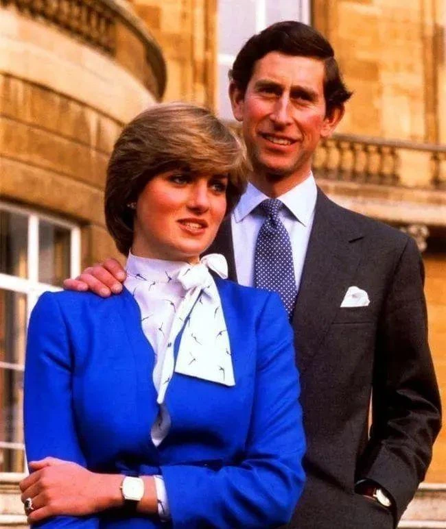 Chưa ai quên được vẻ đẹp "Công chúa ngủ trong rừng" khuynh nước khuynh thành của Công nương Diana từ 45 năm trước