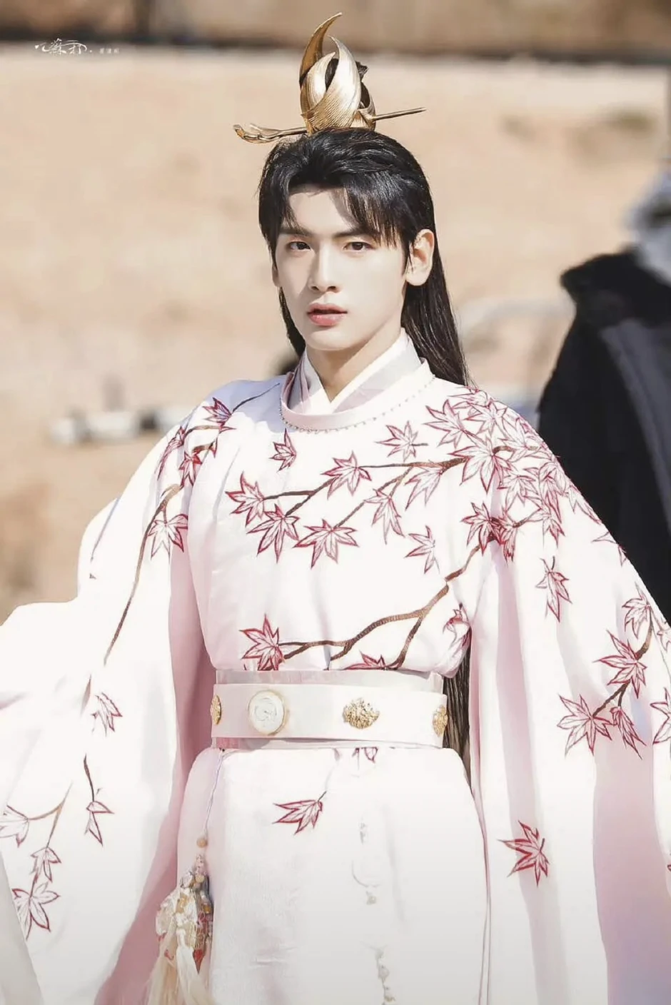 Chưa thấy mỹ nam cổ trang nào chán đời như Trạch Tiêu Văn