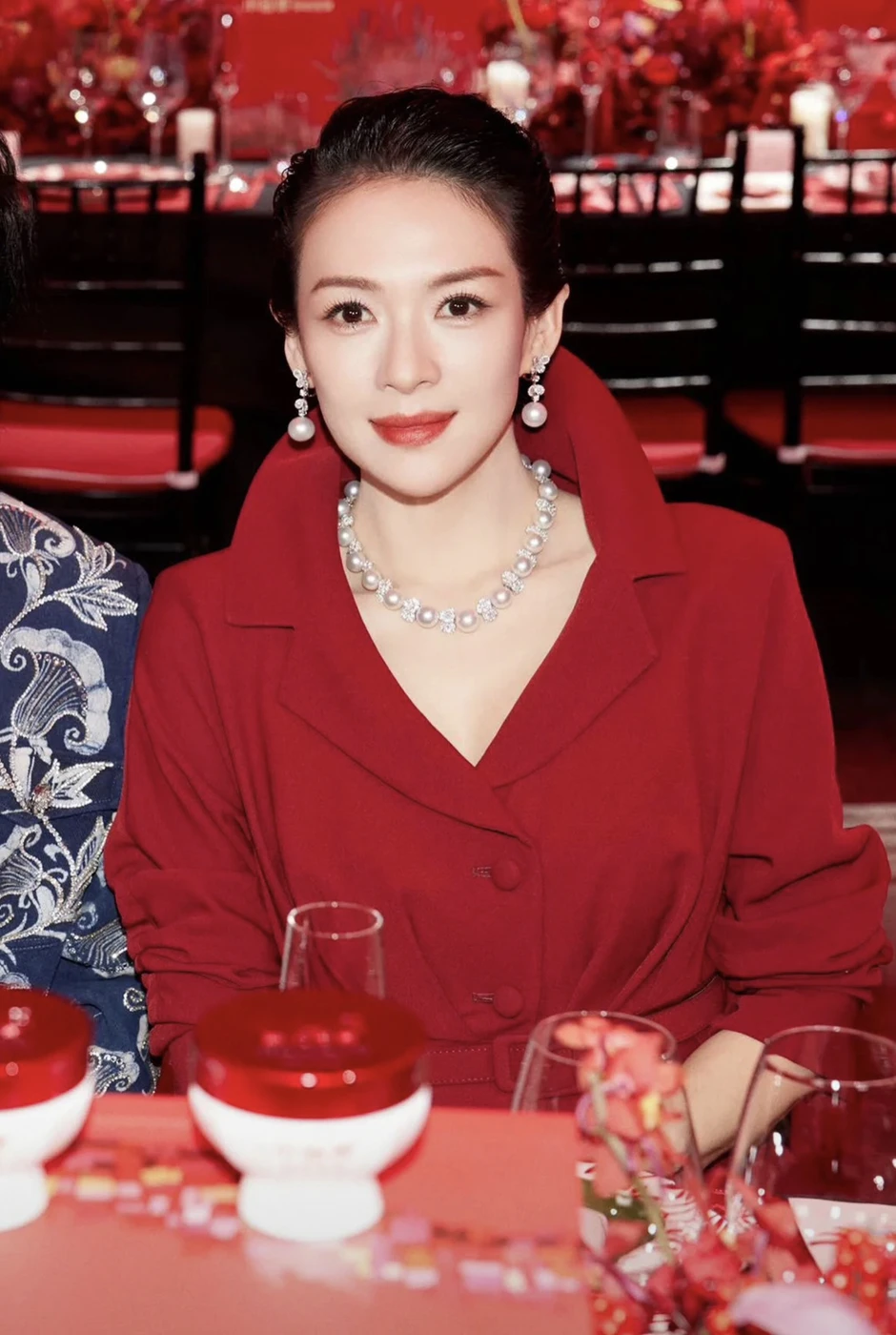 Chương Tử Di công khai lườm nguýt ngay trên sóng trực tiếp