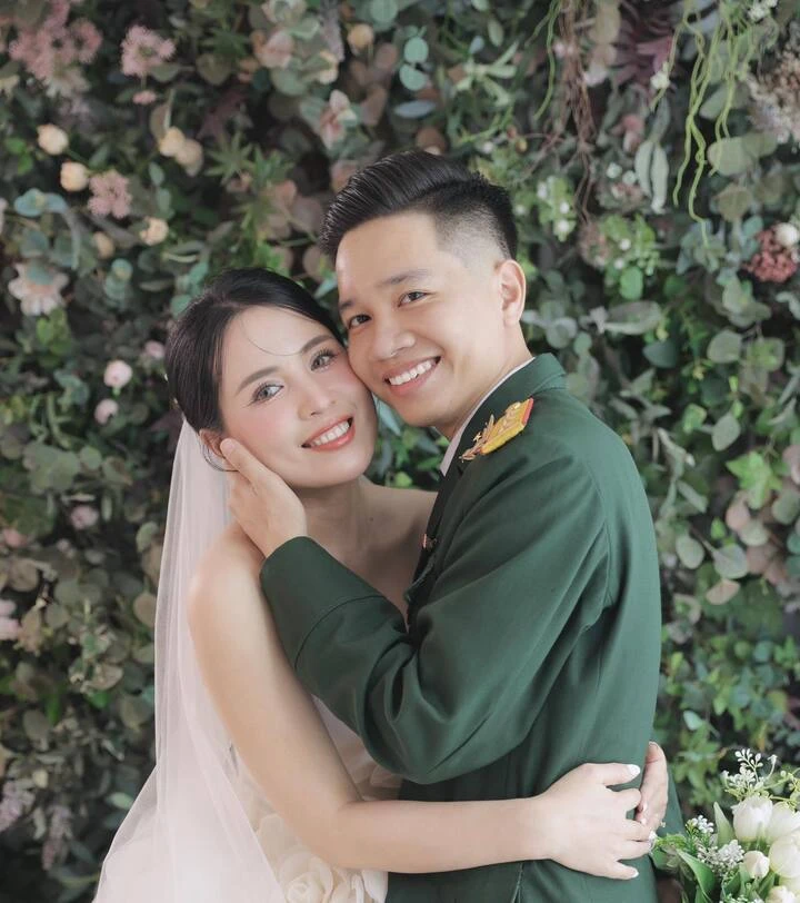 Sao nhập ngũ: Chuyện tình Hòa Minzy và Thăng Văn Cương không phải là cặp đôi duy nhất