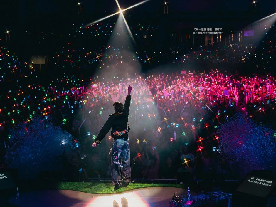 Clip: Khán giả nữ sân si “giật spotlight” của người khác, cái kết khiến MXH hả hê