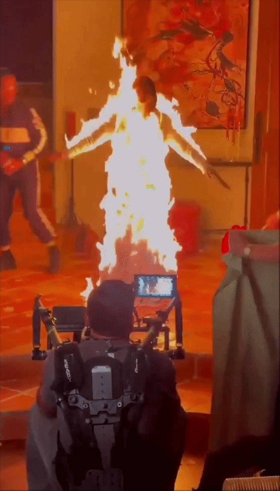 Clip sốc: Katy Perry gặp sự cố cháy trên trường quay MV, ekip hốt hoảng lao ra dập lửa