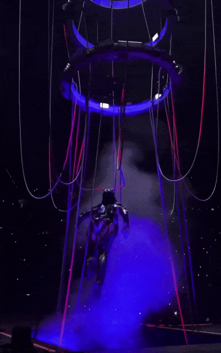 Clip sốc: Katy Perry gặp sự cố cháy trên trường quay MV, ekip hốt hoảng lao ra dập lửa