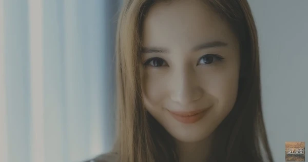 Cô dâu xách váy đi trên phố cũng hot rần rần