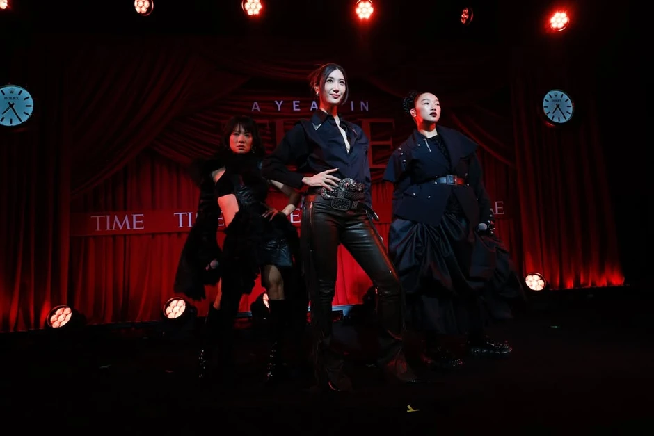 Cô gái bị cả Hàn Quốc từ chối đổi đời nhờ 1 ca khúc, nay là chủ nhân Oscar - Grammy