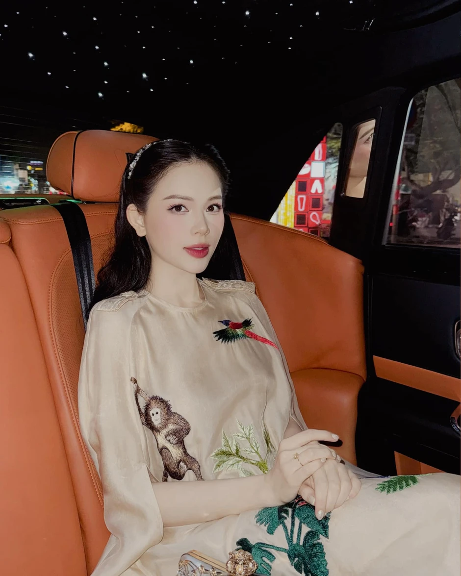 Cô gái Việt khiến con trai tỷ phú phải thốt lên: "Thành tựu của tôi là thuyết phục cô ấy kết hôn"