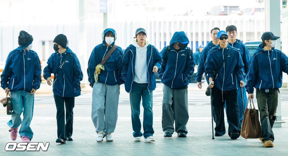 Có là thành viên đẹp nhất BTS thì cũng lộ khoảnh khắc mặc quần đùi với áo vest trên sóng livestream