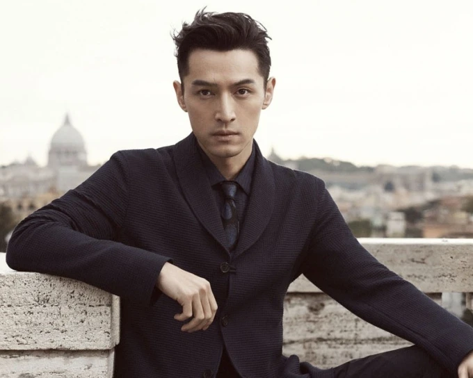 Con gái chủ thầu xây dựng "giả nghèo" làm trợ lý nghệ sĩ, cuối cùng cưới luôn "thánh ế" đẹp trai nhất showbiz