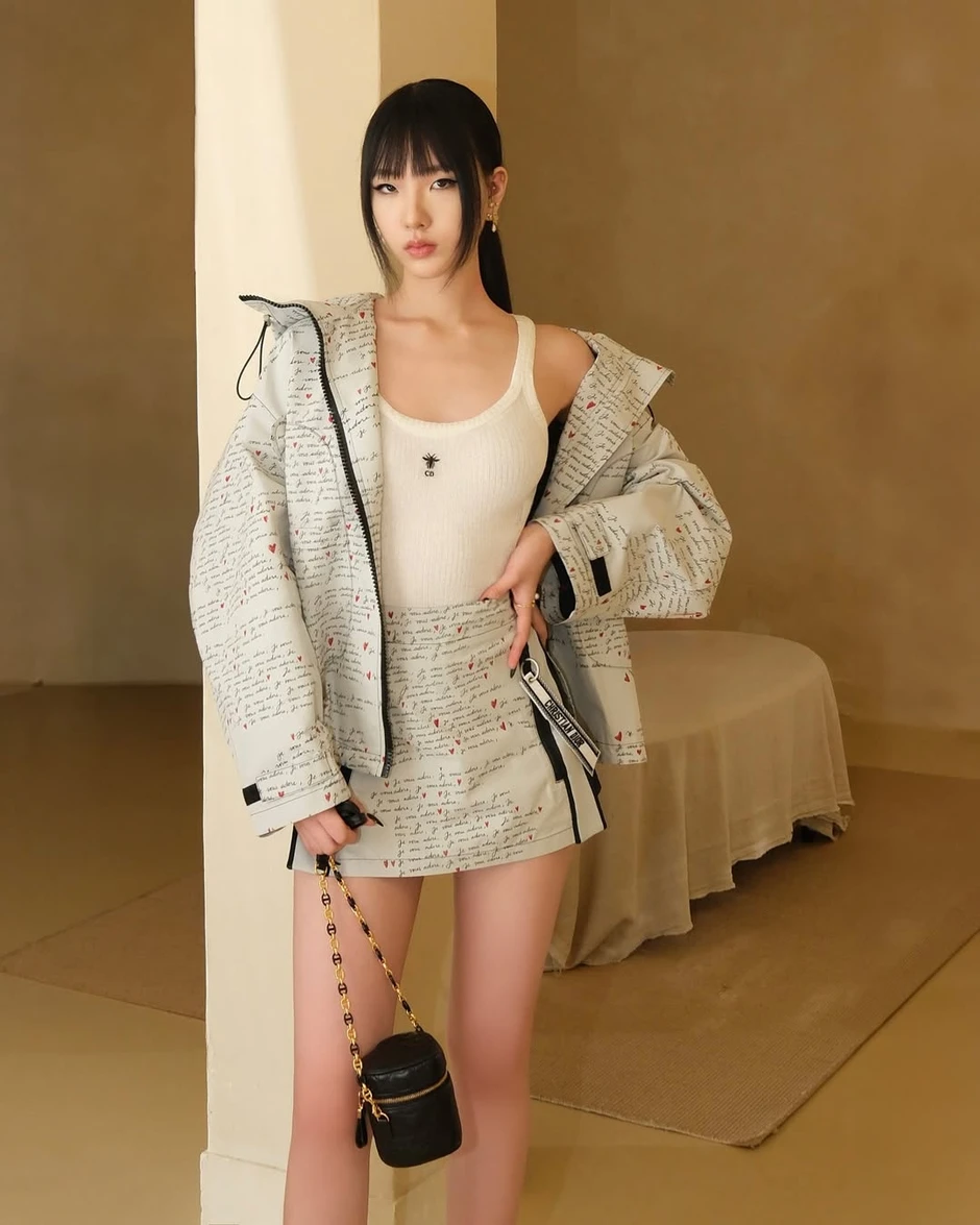 Con gái của MC hàng đầu showbiz lúc nhỏ bị chê kém sắc, giờ lột xác ngoạn mục khiến dân mạng "sáng mắt ra"