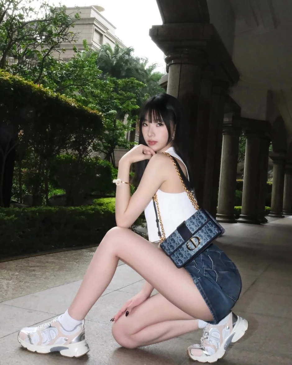 Con gái của MC hàng đầu showbiz lúc nhỏ bị chê kém sắc, giờ lột xác ngoạn mục khiến dân mạng "sáng mắt ra"