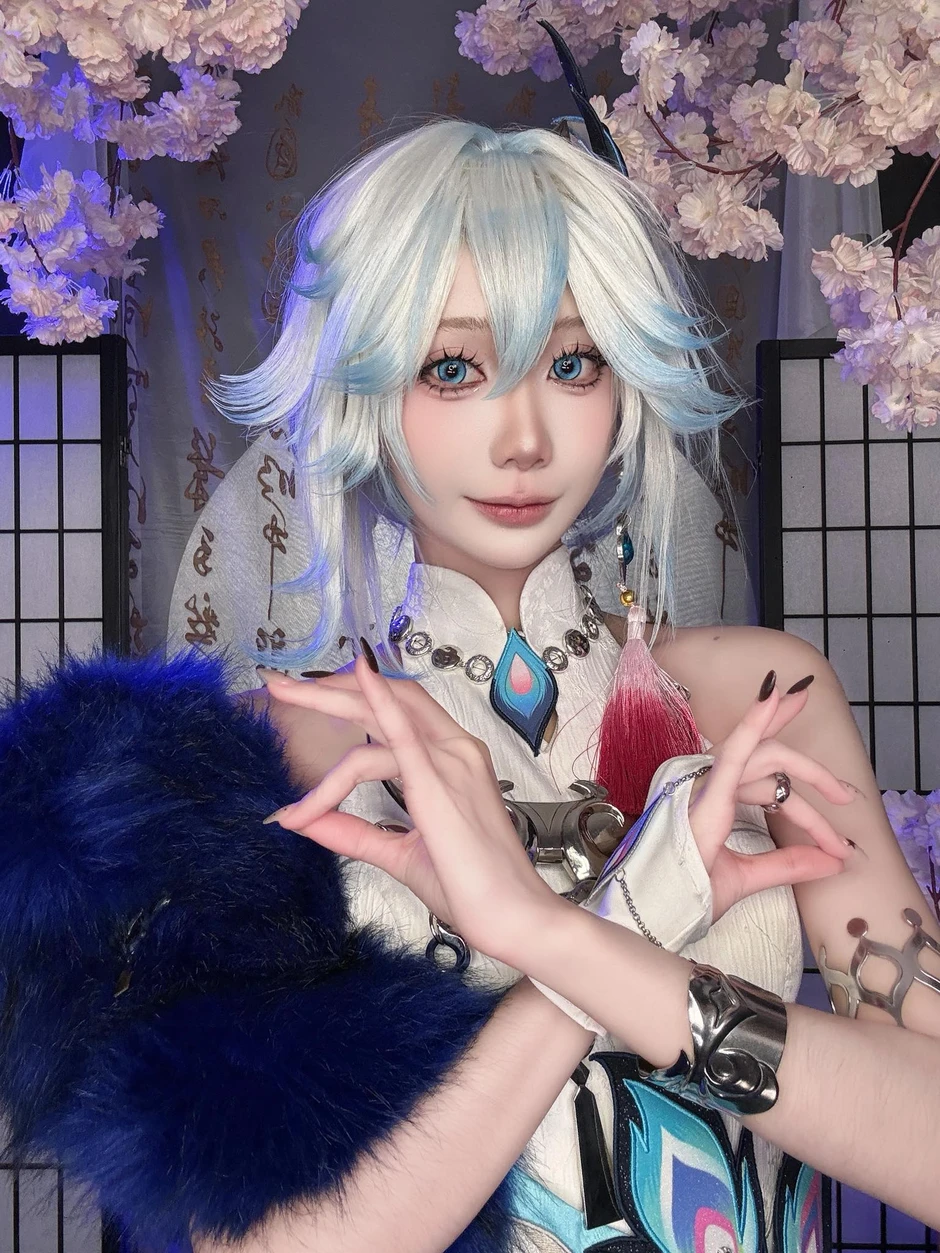 Cosplay rồi nhảy như idol, hot girl xinh đẹp khiến anh em "gục ngã" trong mê mệt