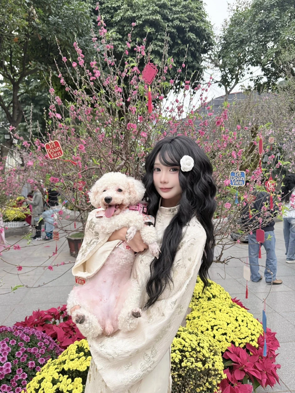 Cosplay rồi nhảy như idol, hot girl xinh đẹp khiến anh em "gục ngã" trong mê mệt