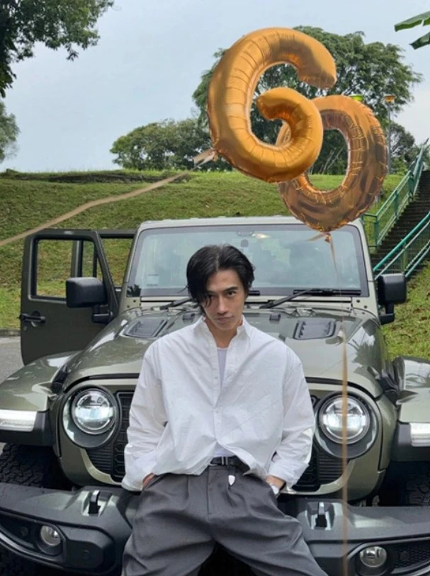 Cụ ông 60 tuổi gây sốt MXH nhờ phong cách nam thần và cơ bắp săn chắc