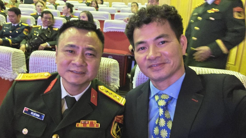 Cục trưởng Xuân Bắc dẫn đầu dàn sao Việt hào hứng chuẩn bị cho ngày toàn dân đi bỏ phiếu