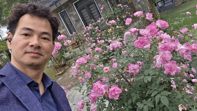 Cục trưởng Xuân Bắc vui thú điền viên ở nhà ngoại ô Cục trưởng Xuân Bắc vui thú điền viên ở nhà ngoại ô