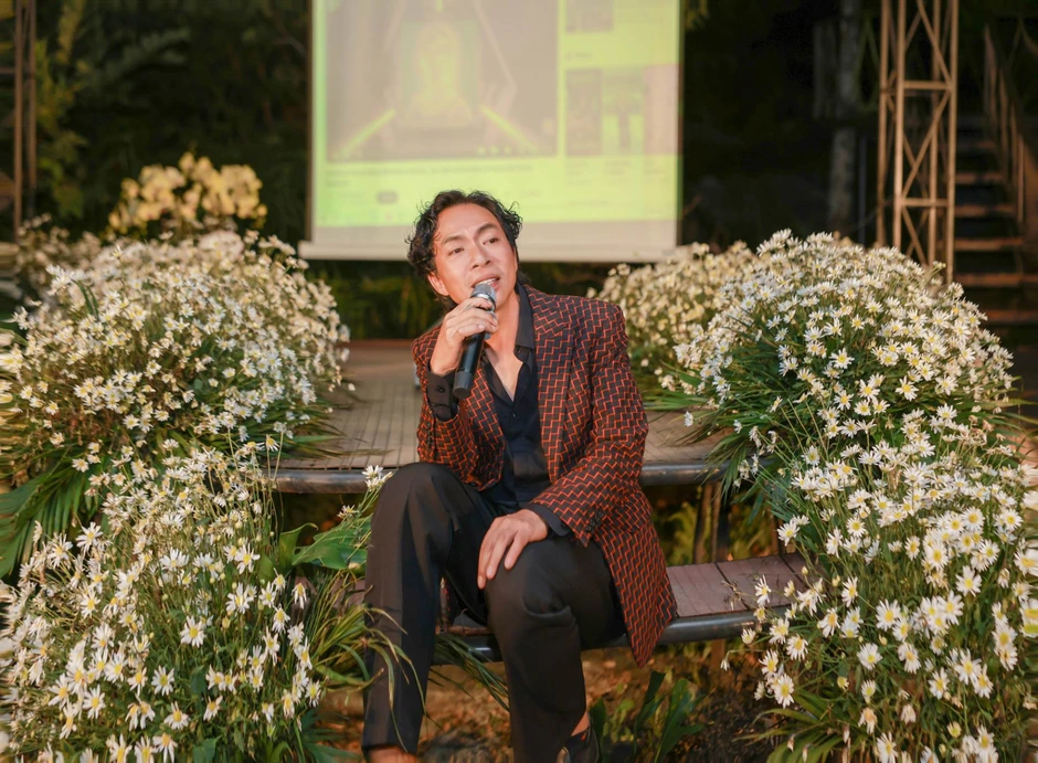 Cuộc sống của "ông hoàng nhạc đỏ" Việt Hoàn sau khi ly hôn