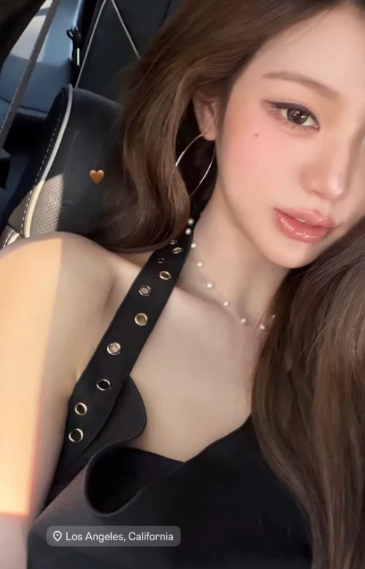 Cuối cùng cũng có ngày "công chúa Kpop" kém sắc, bị mỹ nhân cùng nhóm giật sạch spotlight