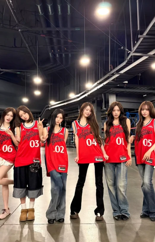 Cuối cùng cũng có ngày "công chúa Kpop" kém sắc, bị mỹ nhân cùng nhóm giật sạch spotlight