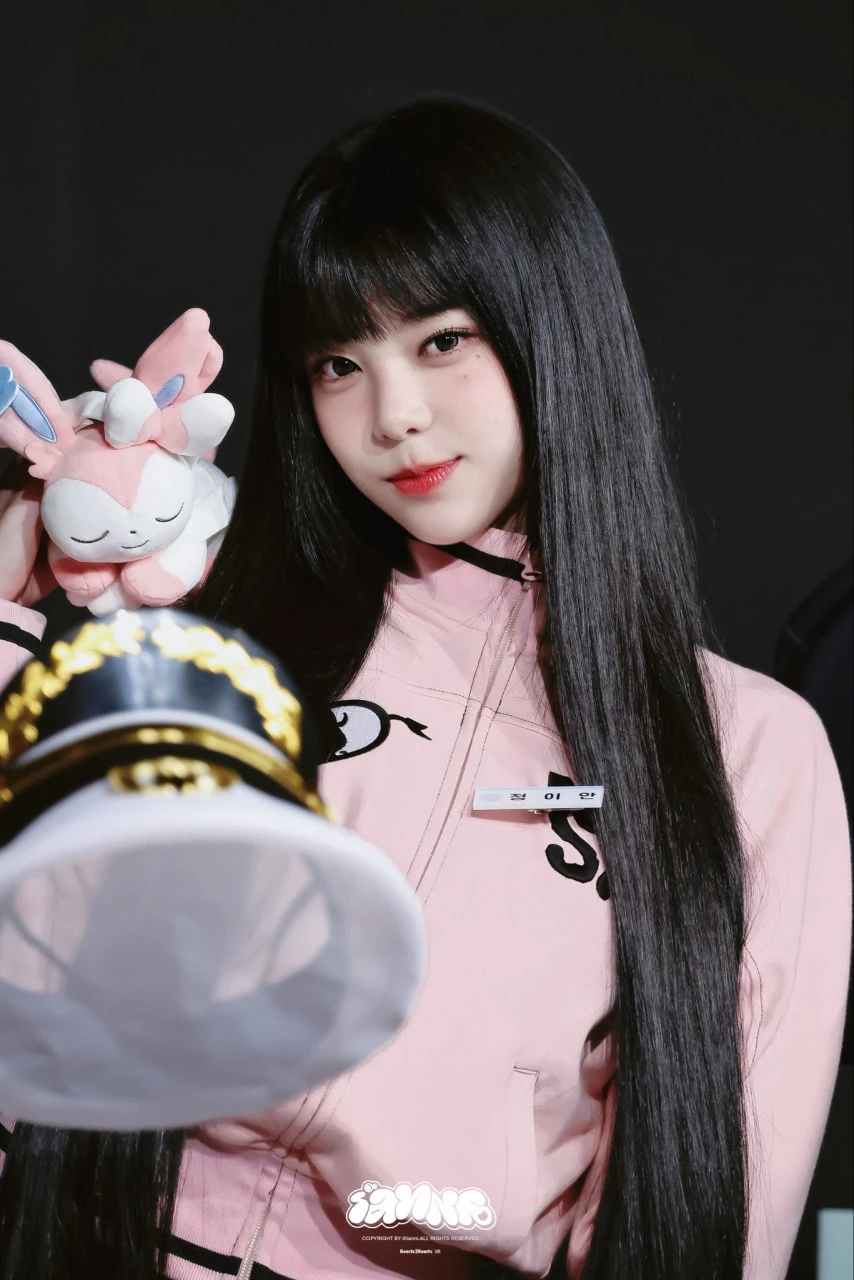 Cuối cùng Ian (Hearts2Hearts) cũng hết flop