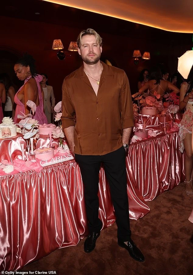 Dàn người yêu thuộc giới siêu giàu của Emma Watson