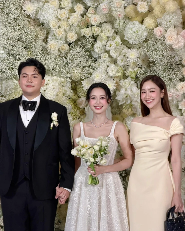 Dàn sao quy tụ trong đám cưới Nhung Gumiho Dàn sao quy tụ trong đám cưới Nhung Gumiho