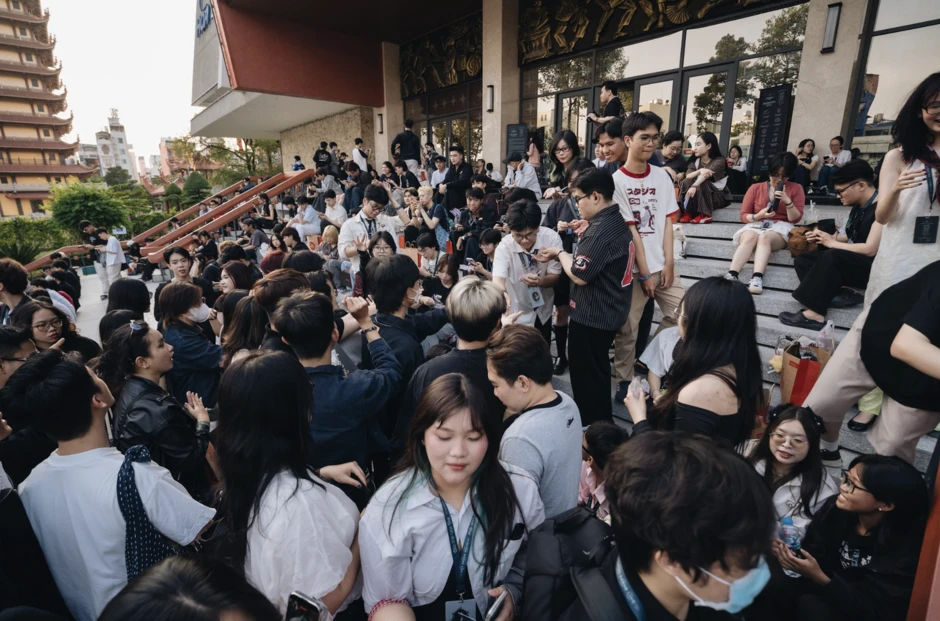 Đêm nhạc khiến Phùng Khánh Linh không dám tin vào mắt mình Đêm nhạc khiến Phùng Khánh Linh không dám tin vào mắt mình