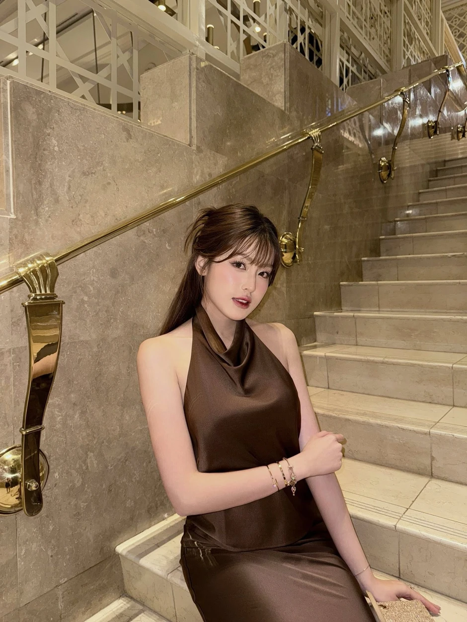 Bạn gái của HIEUTHUHAI công khai điều gì với chỉ hai chữ