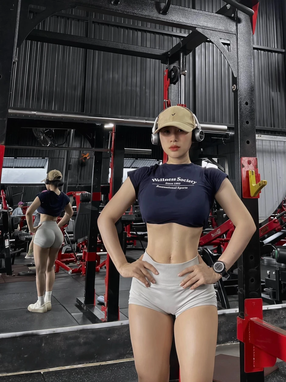 Đi tập gym nhưng bị chê "uống trà sữa", hot girl đáp trả "anti-fan" bằng một hành động không ngờ Đi tập gym nhưng bị chê "uống trà sữa", hot girl đáp trả "anti-fan" bằng một hành động không ngờ