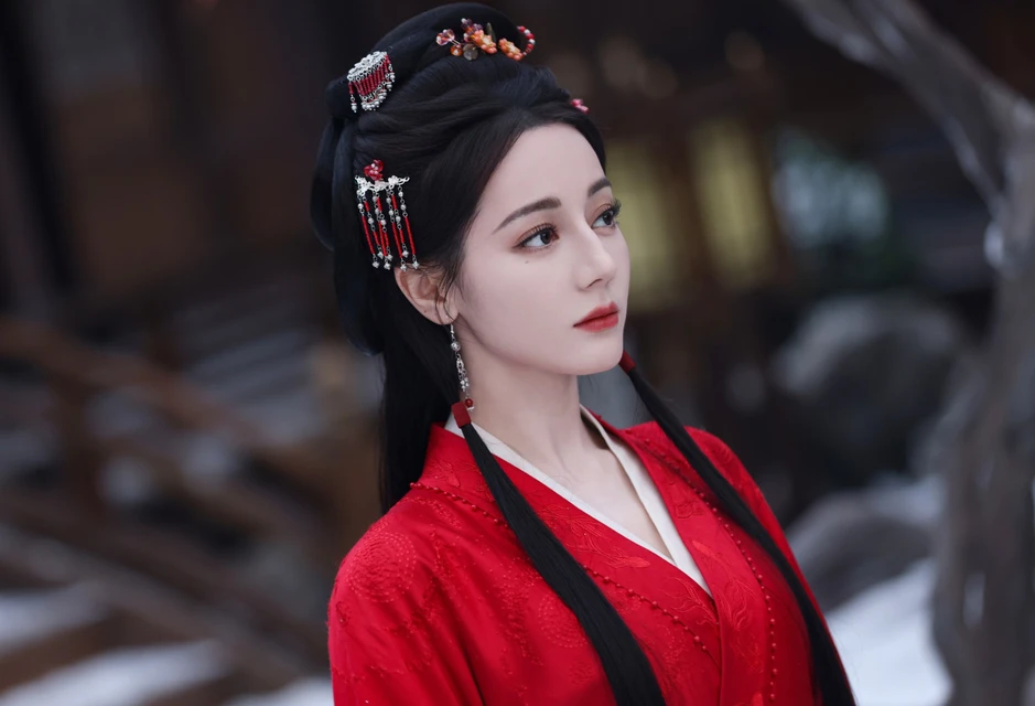 Địch Lệ Nhiệt Ba tê liệt hoàn toàn