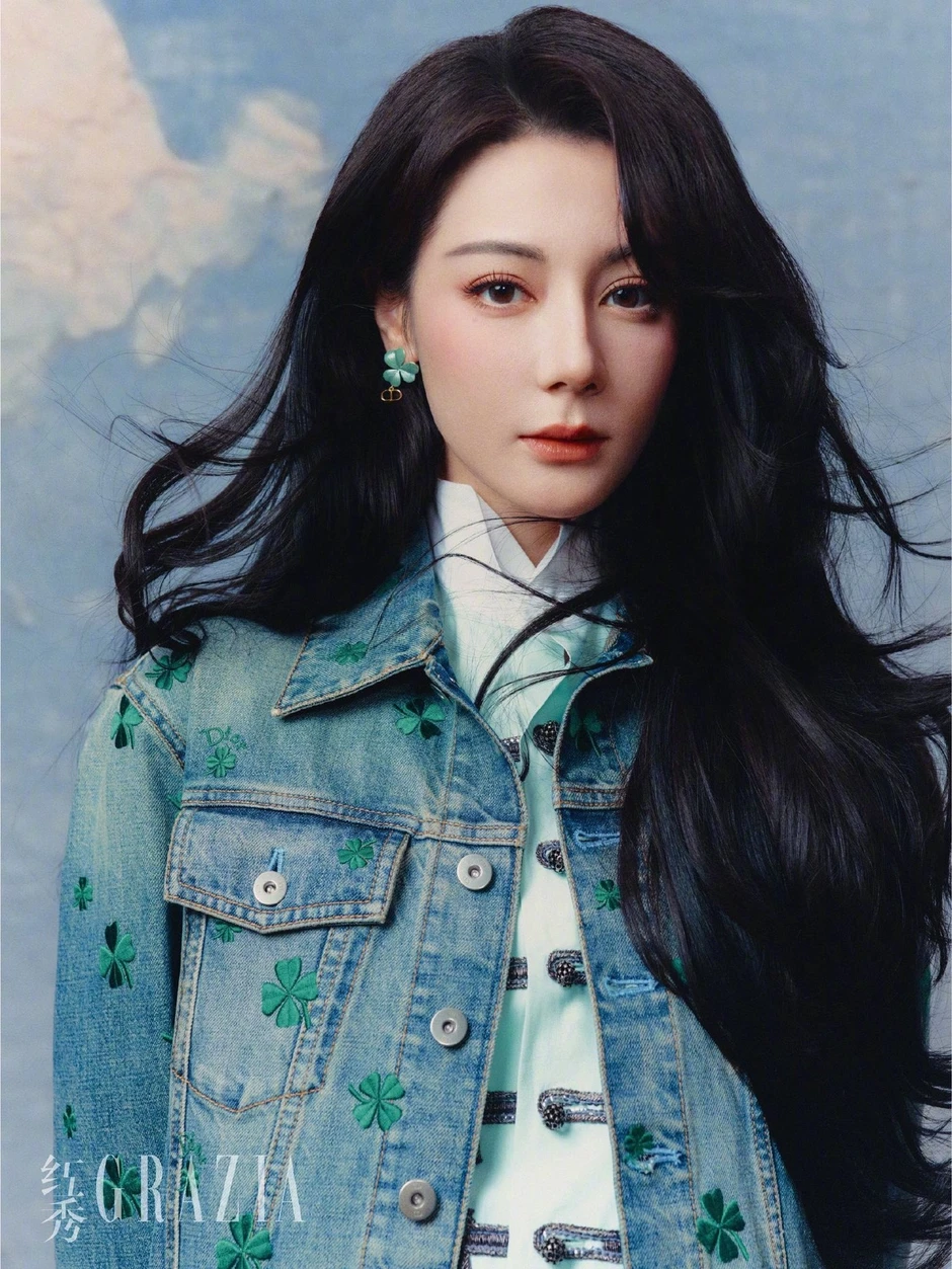 Địch Lệ Nhiệt Ba tê liệt hoàn toàn