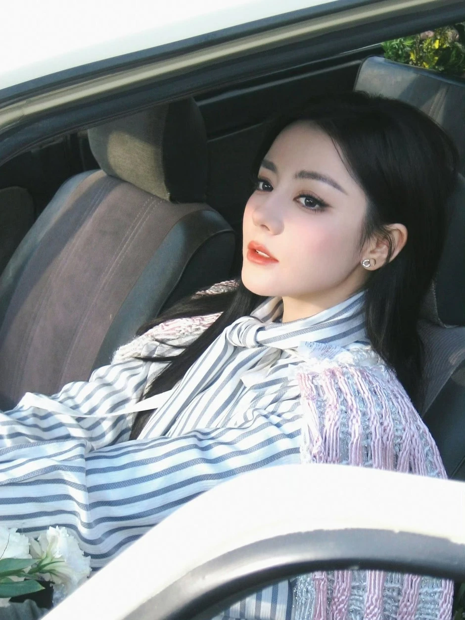 Địch Lệ Nhiệt Ba tê liệt hoàn toàn