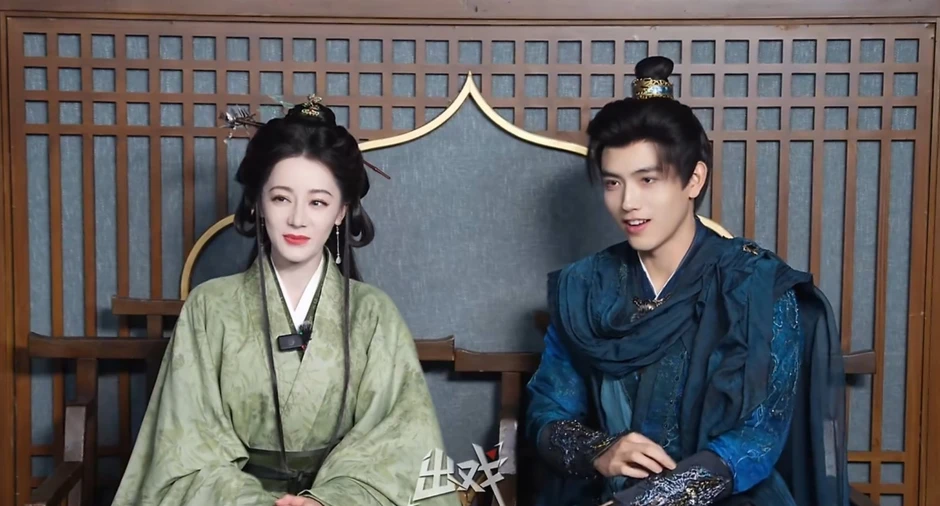 Địch Lệ Nhiệt Ba - Trần Phi Vũ nhìn giống dì cháu Địch Lệ Nhiệt Ba - Trần Phi Vũ nhìn giống dì cháu