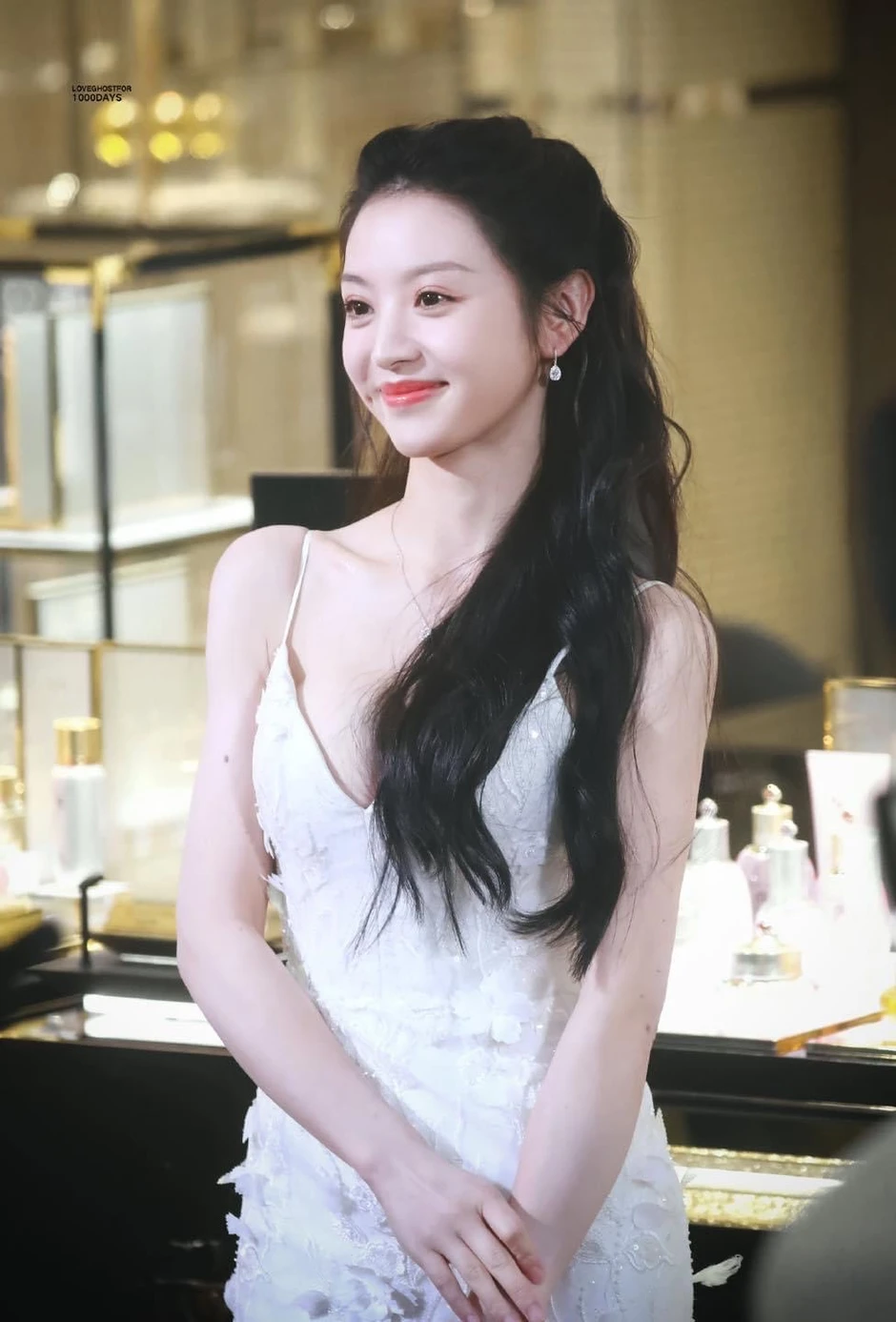 Điền Hi Vi dùng nhan sắc vạn người mê để hồi sinh sự nghiệp