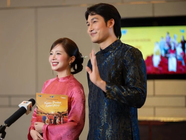 Diễn viên Đình Tú ở rể, chăm việc nhà và bị vợ Ngọc Huyền cấm thả tim gái xinh Diễn viên Đình Tú ở rể, chăm việc nhà và bị vợ Ngọc Huyền cấm thả tim gái xinh