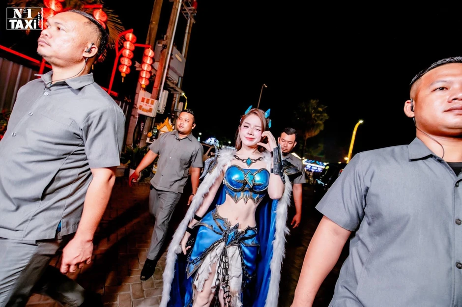 DJ Mie lại tung "skin", vừa xuất hiện đã khiến fan gục ngã DJ Mie lại tung "skin", vừa xuất hiện đã khiến fan gục ngã