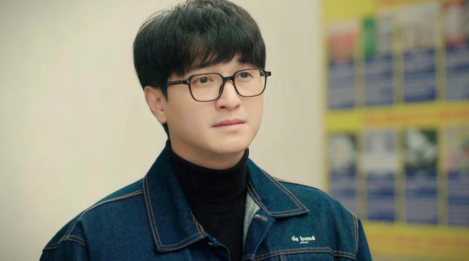 Đôi mắt trợn trừng đáng sợ của Huỳnh Anh Đôi mắt trợn trừng đáng sợ của Huỳnh Anh