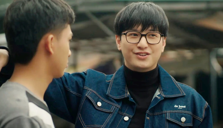 Đôi mắt trợn trừng đáng sợ của Huỳnh Anh Đôi mắt trợn trừng đáng sợ của Huỳnh Anh