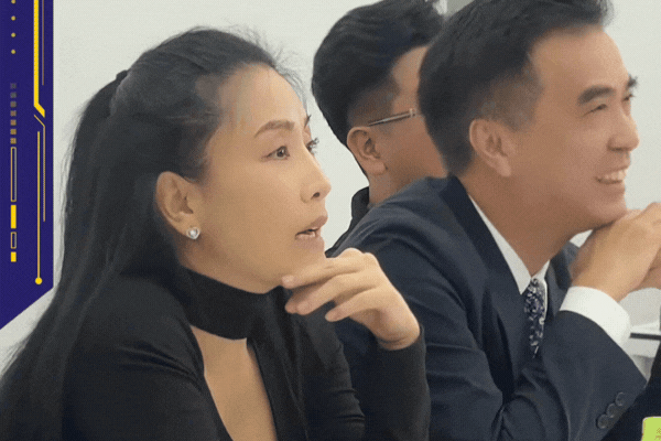 Đôi môi phản chủ của Á hậu Minh Kiên gây tranh cãi