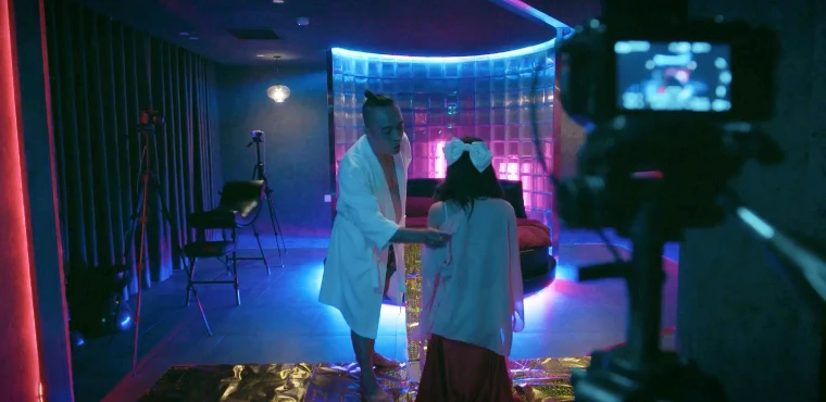 Đồng Hồ Đếm Ngược gây sốc vì ngập cảnh 18+ vượt mức cho phép