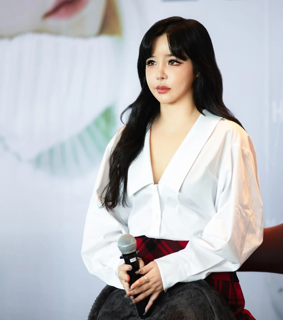 Drama Park Bom với 2NE1 chưa dừng lại, tiếp tục có tình tiết mới cho dân tình chấm hóng